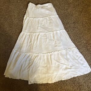 Pacsun Beverly & Beck Women’s White Long Tiered Maxi Skirt